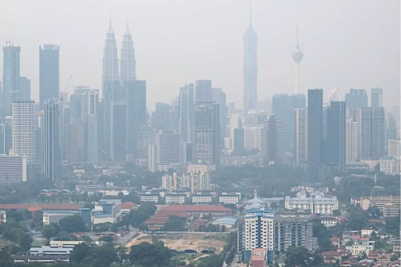 Unhealthy air quality recorded in Miri and Cheras, 60 areas nationwide at moderate levels