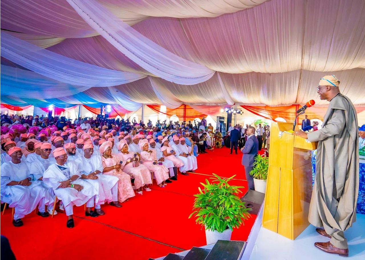 Sanwo-Olu swears in 57 council heads, warns against misuse of LG funds