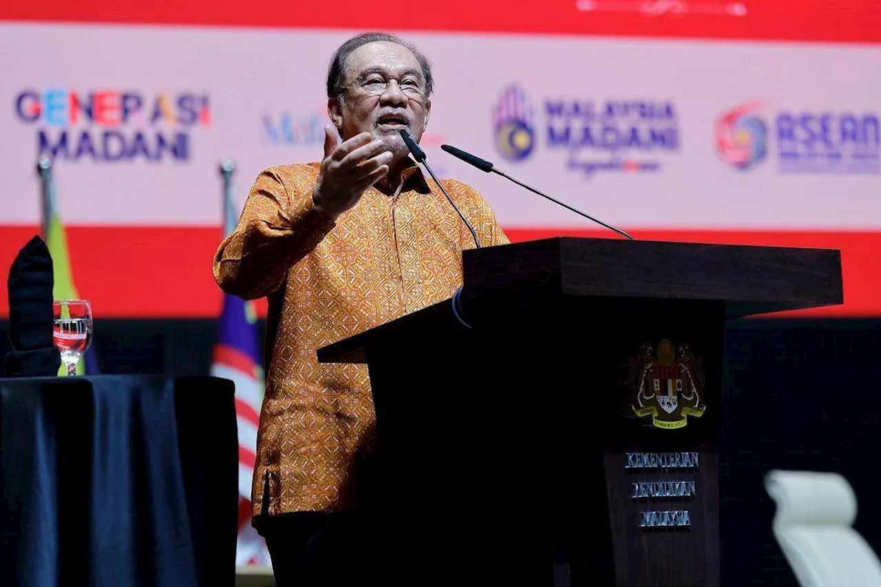 PM Anwar launches National Month and Jalur Gemilang campaign in Muar