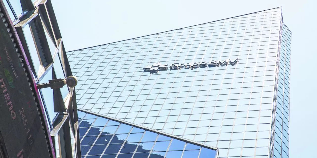 BMV retrocede tras racha de tres jornadas con avances; FEMSA y OMA lideran los descensos