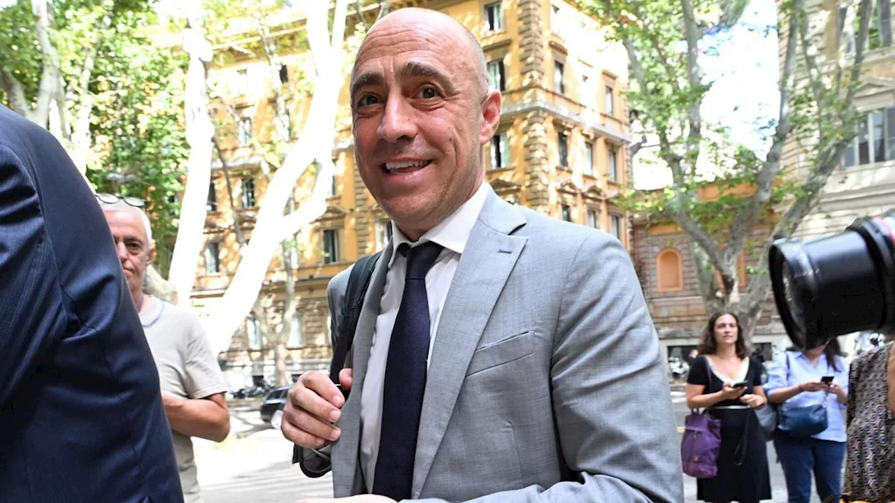 Ex Ilva, si dimette il sindaco di Taranto duramente contestato dalle associazioni ambientaliste