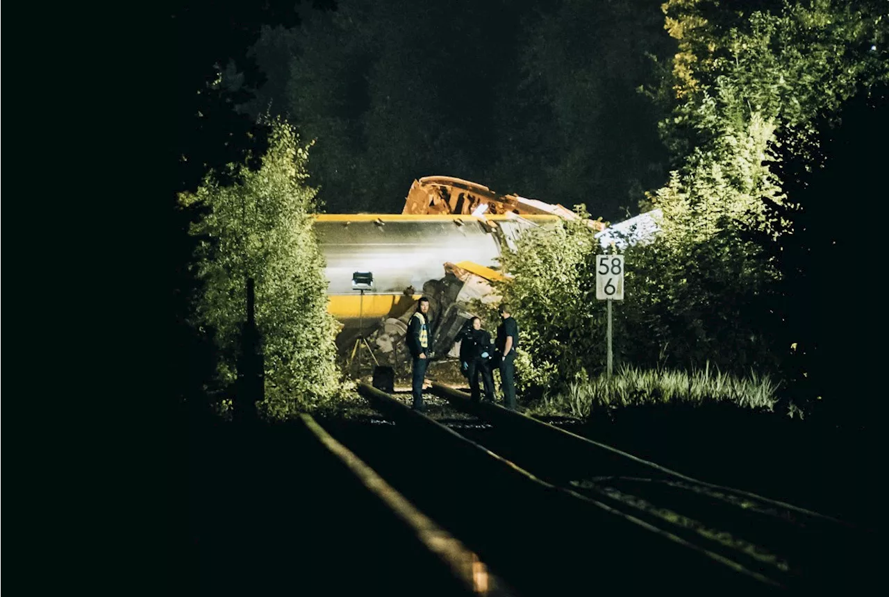 Three dead, several injured after train derails in Germany