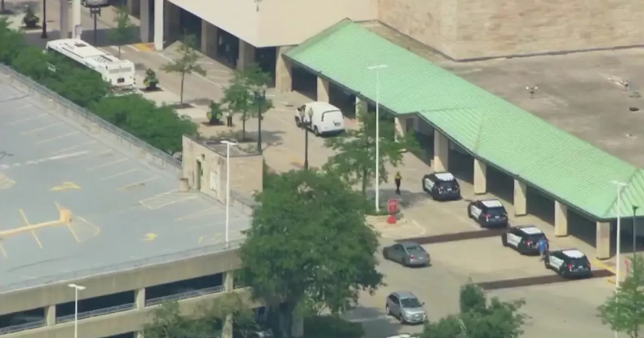 Massive police response called to Westfield Old Orchard shopping center in Skokie, Illinois