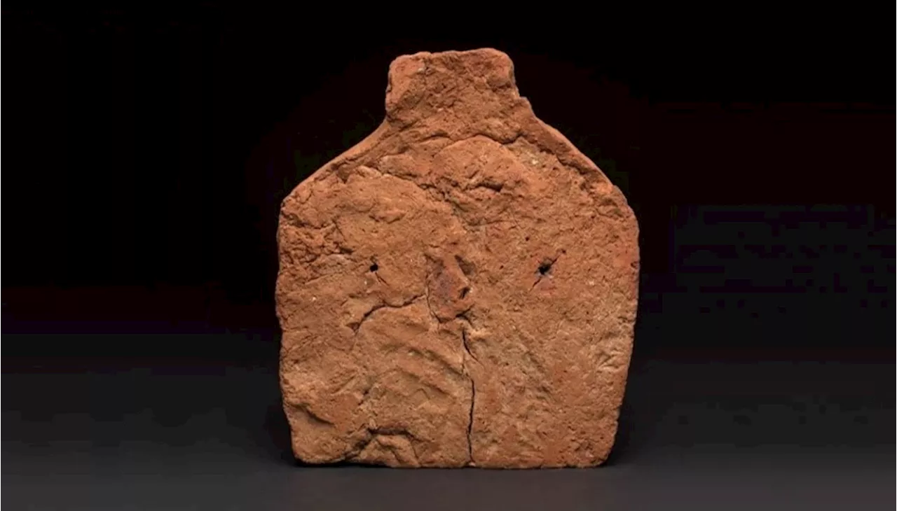 Cambridge museum uncovers rare handprint on 4,000-year-old Egyptian soul house