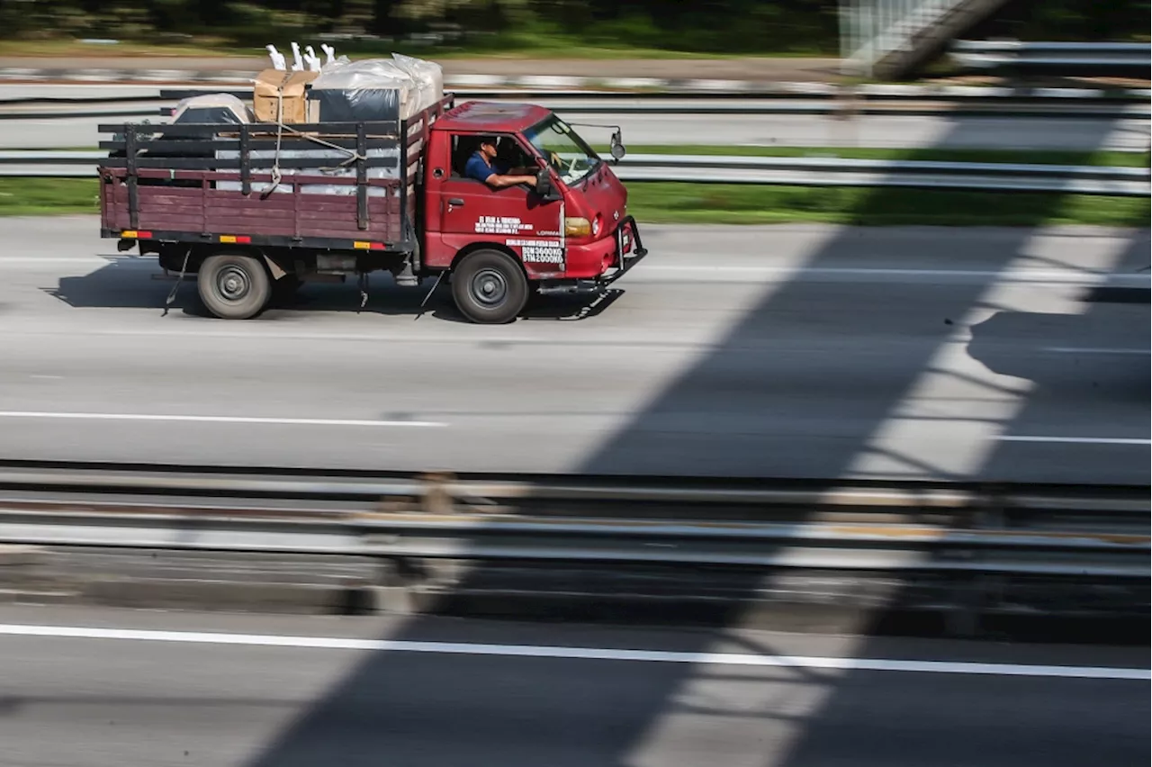 Heavy vehicles without speed limiters will be grounded from October 1, Loke warns