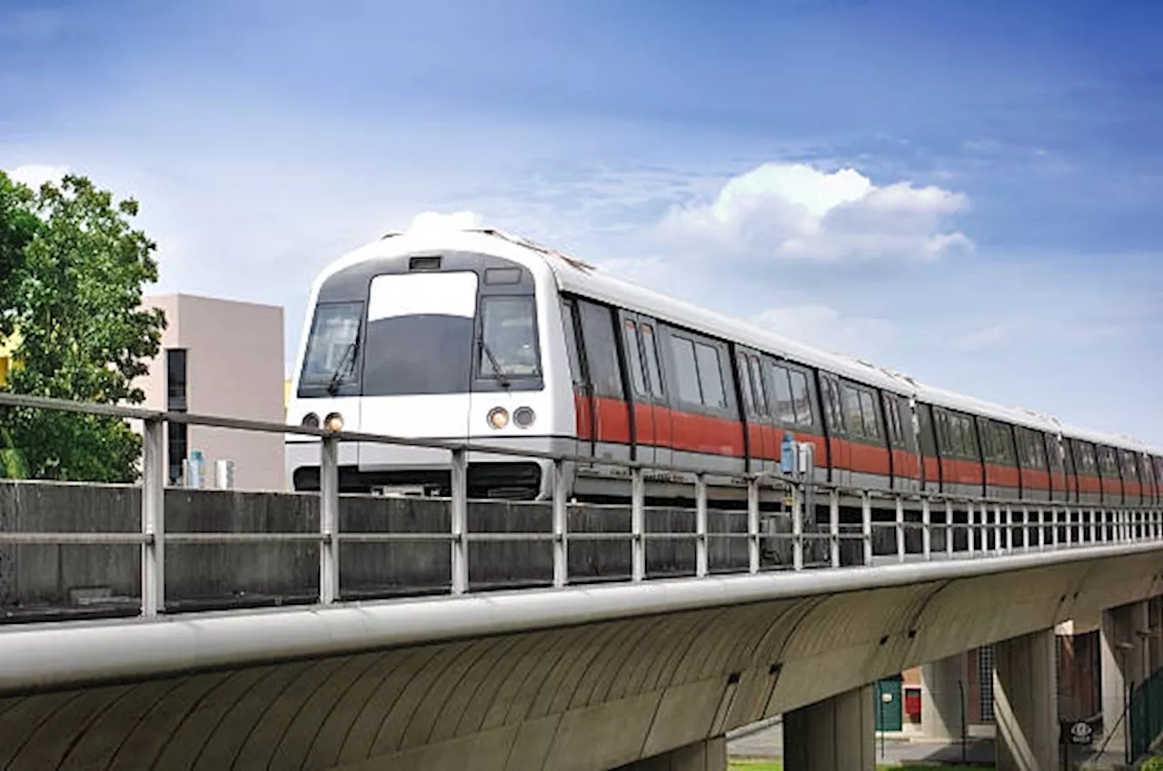 Man commits lewd act on train, stains woman’s trousers