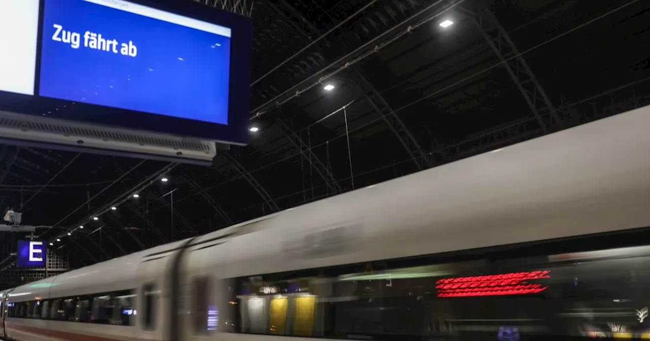 Auf dem Weg nach Wien: Mann verletzte in Zug Fahrgäste