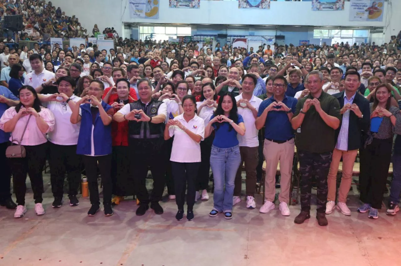 First lady: Public service a privilege, not business