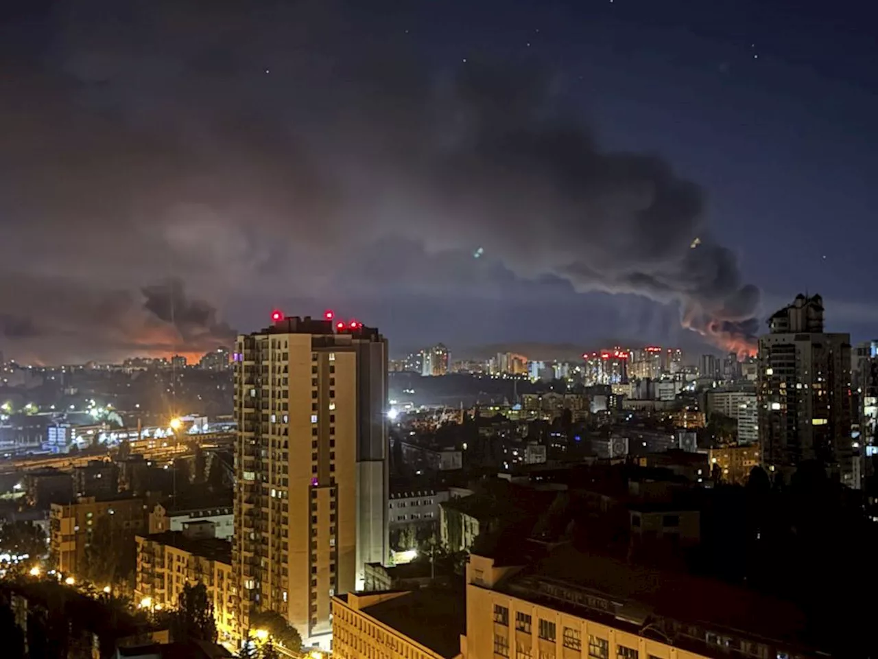 I nat summede dræberdroner over Kyiv i spektakulært angreb: »Massivt og kynisk«