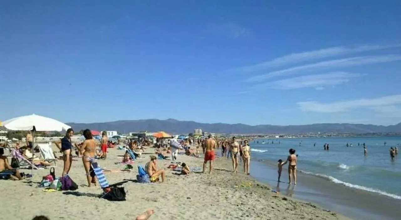Due corpi recuperati in mare a Cagliari, sono un uomo e una donna: l'avvistamento dei bagnanti in spiaggia