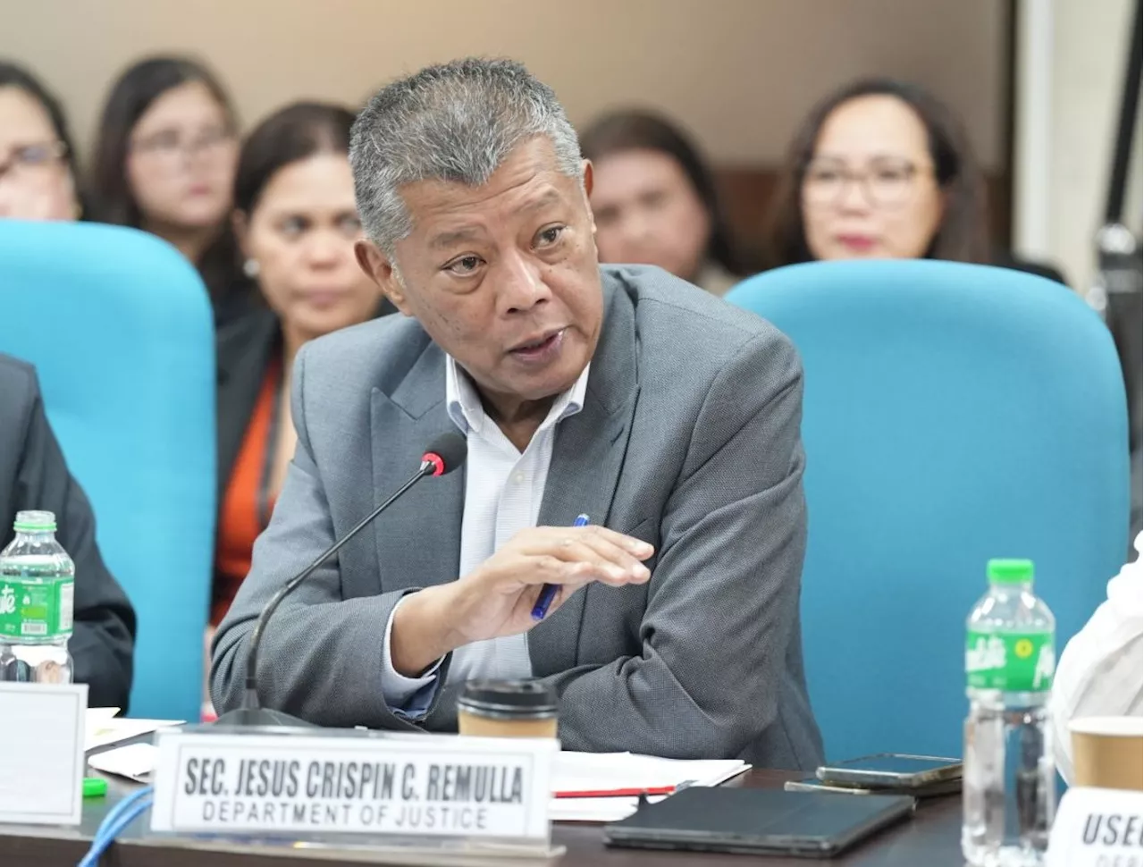 Kin of “missing sabungeros” meet with Remulla