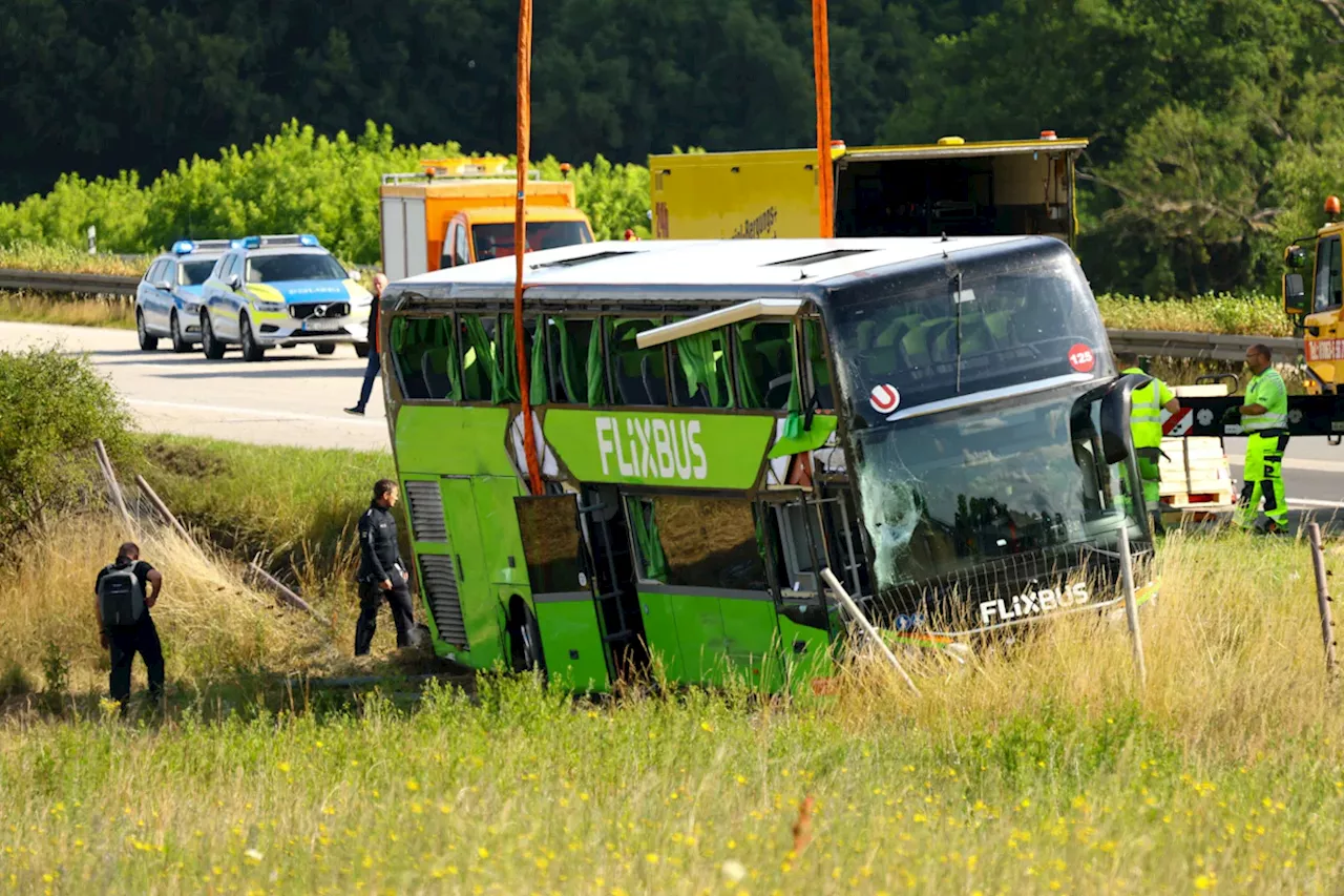 Flixbus-Unfall auf der A19 in Mecklenburg-Vorpommern: 20 Verletzte