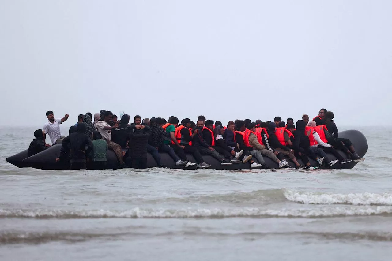 France and UK aim to curb Channel crossings with new migrant boat plan