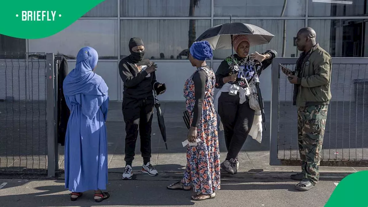 SA Government Deploys South African Police Service To Prevent Removal of Immigrants From Clinics