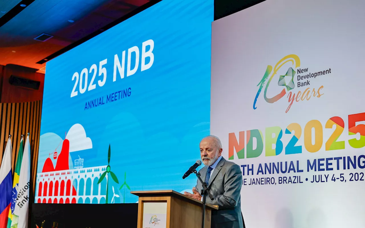 Antes de cúpula, Lula volta a sugerir moeda comum do Brics