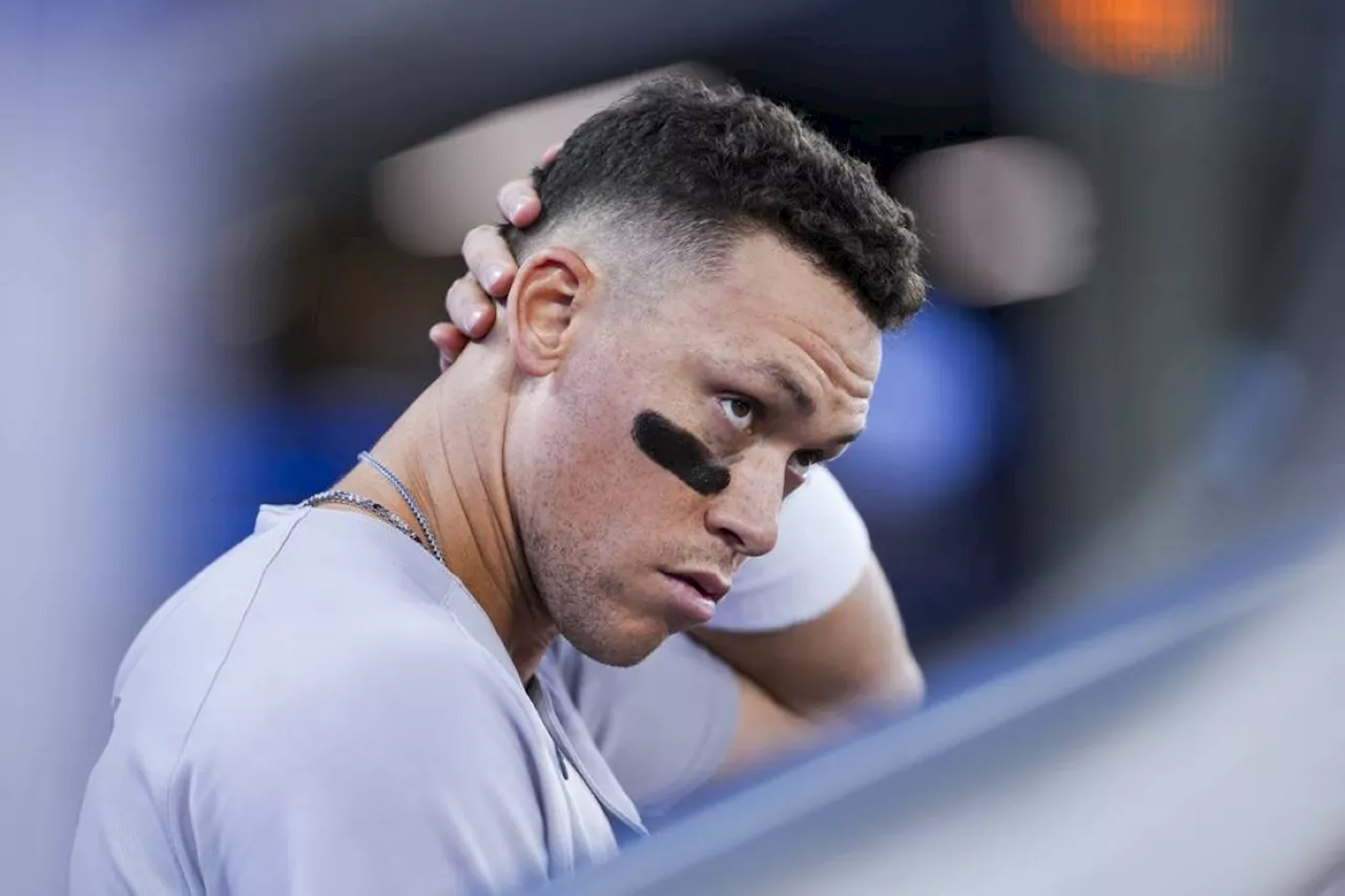 Blue Jays sweep Yankees to take AL East lead