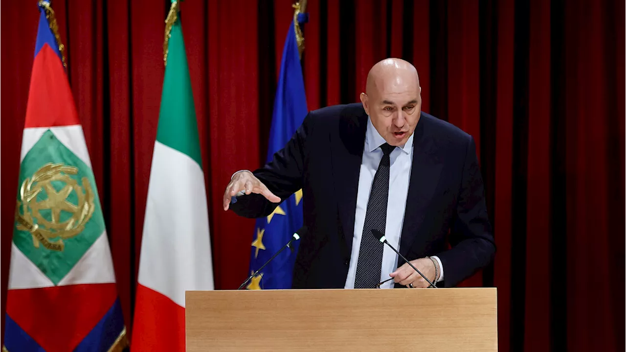 Verso norma che velocizza l'acquisto delle armi. M5s-Avs: 'Un blitz'