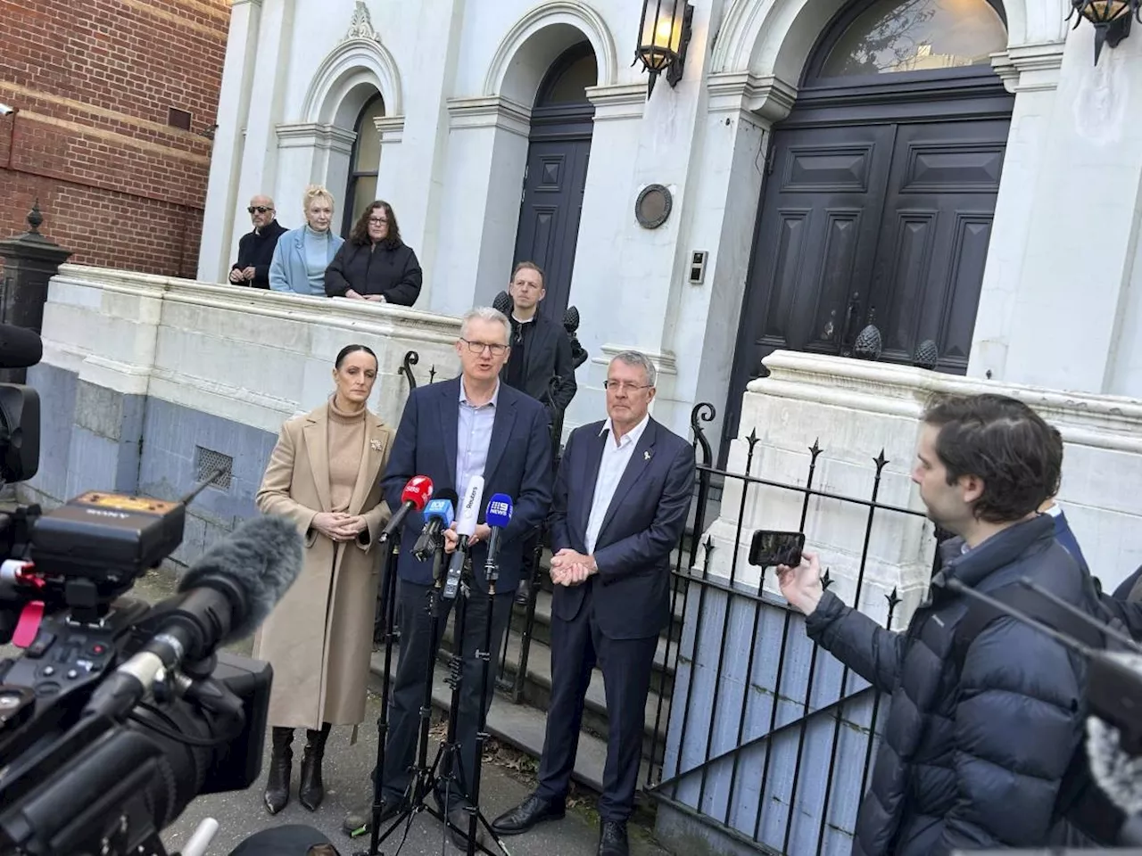 Man charged over fire at Australian synagogue