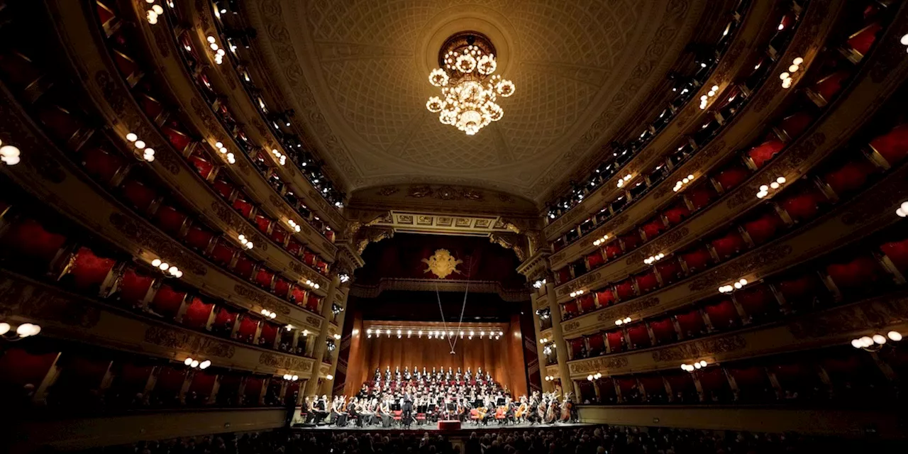 La Scala contro ciabatte e canottiere