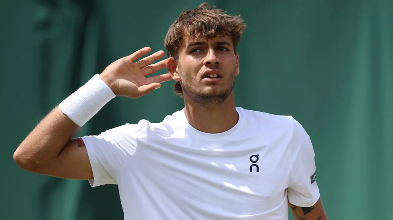 Wimbledon: Cobolli trionfo tra le lacrime, ora Djokovic