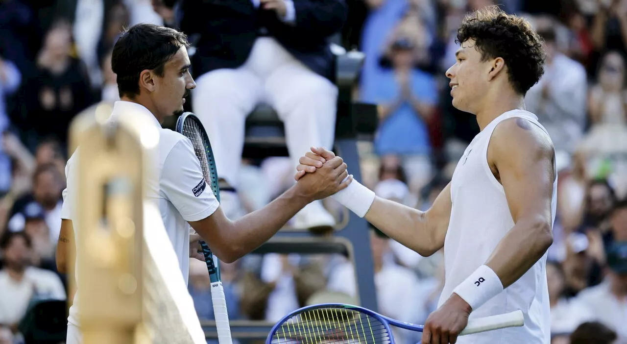 Shelton batte Sonego in 4 set (6-3 1-6 6-7 5-7) e vola ai quarti di finale: l'americano sfiderà Sinner