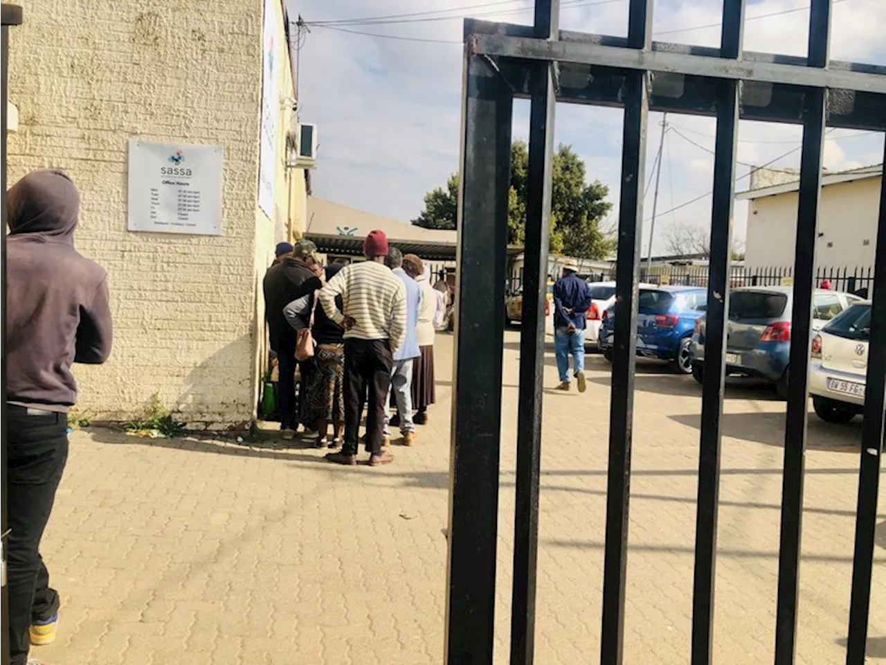 R370 grant beneficiaries in Tsakane haven’t been paid in months