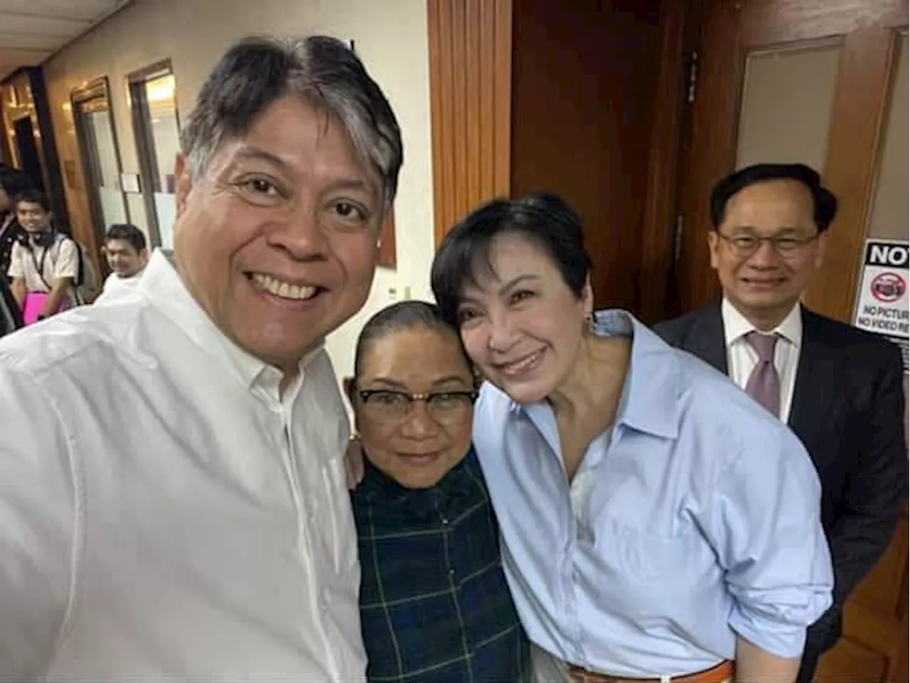 Sharon Cuneta, Kiko Pangilinan reportedly drop cyber libel case against Cristy Fermin
