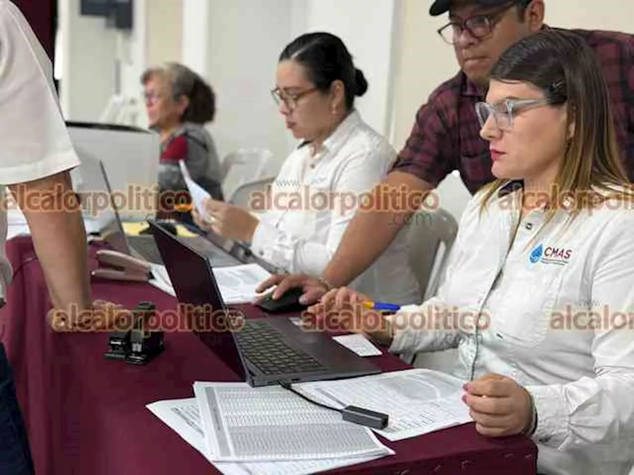 Reubicados de derecho de vía del tren comienzan a regularizar servicios, en Coatza