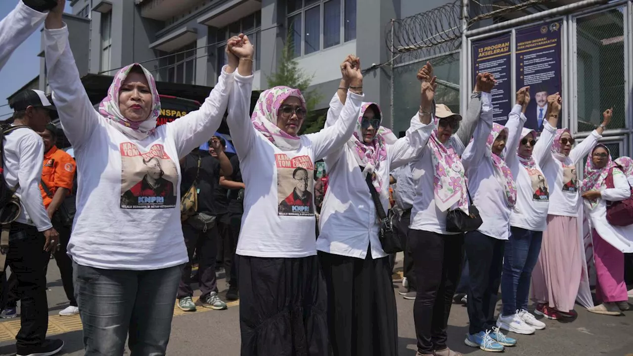 Indonesia set to release hundreds of prisoners under president's clemency plan