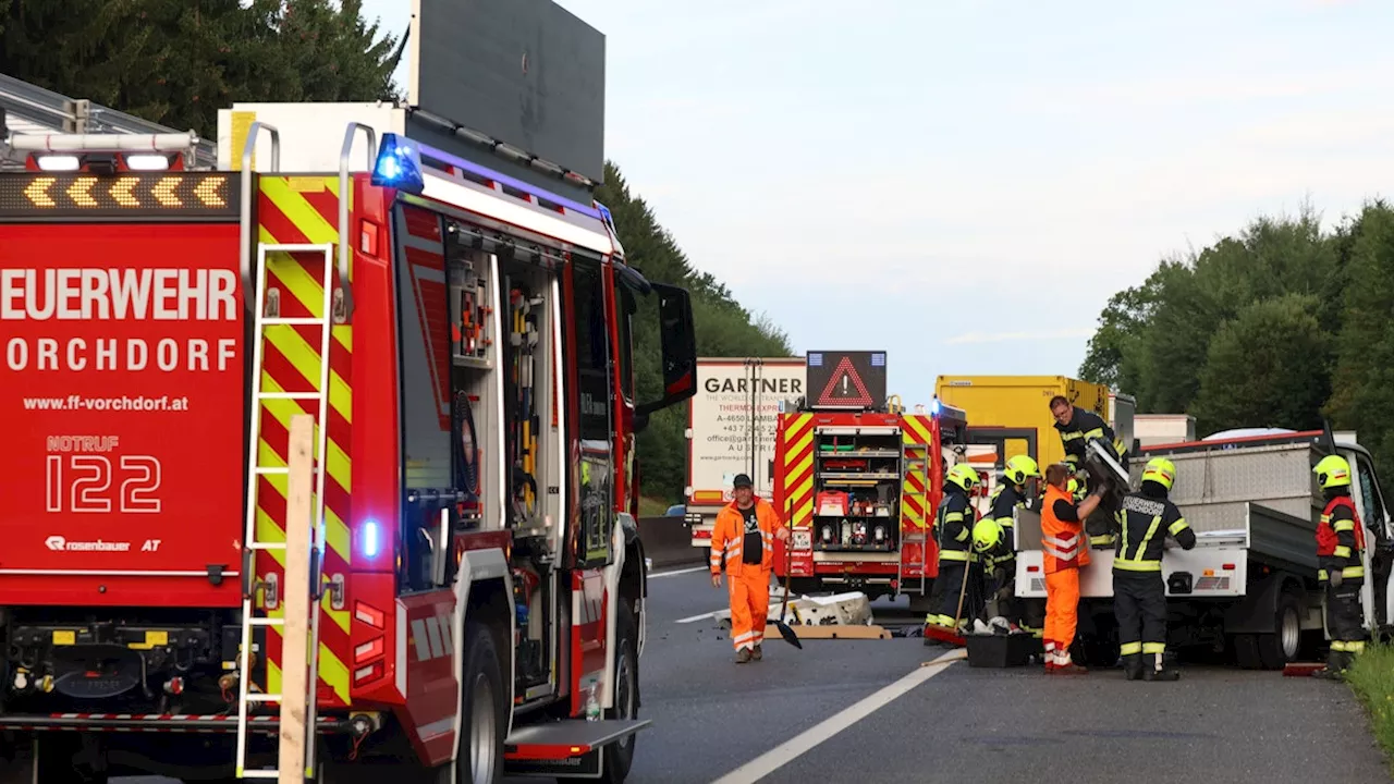 Kollision bei Laakirchen - Schwerer Crash auf Westautobahn sorgt für Stau