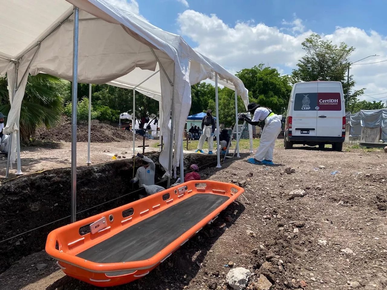 En Sinaloa, continúa la recuperación en fosa común del panteon 21 de marzo