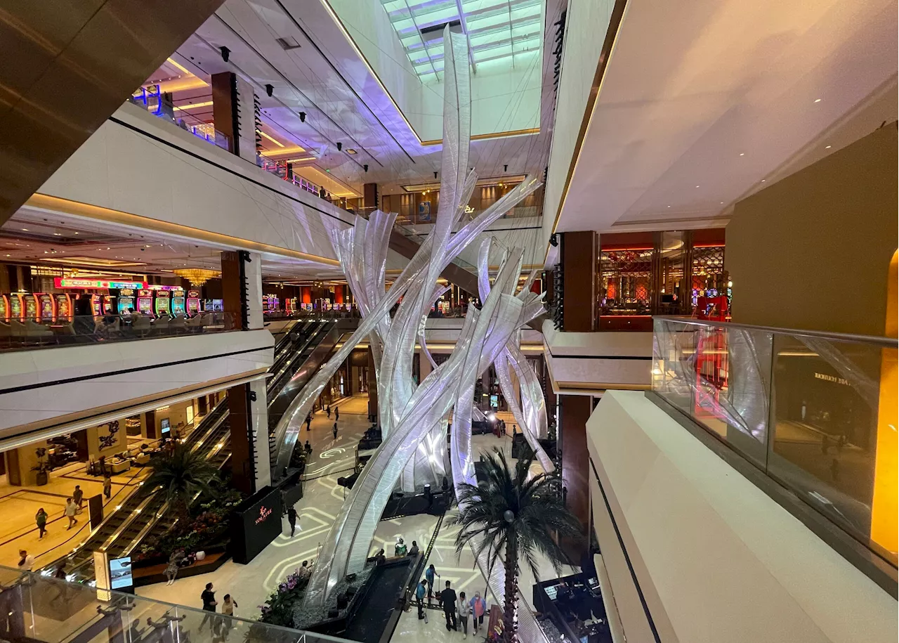 New world record: Solaire’s ‘Mangrove’ stands as largest glass tube installation
