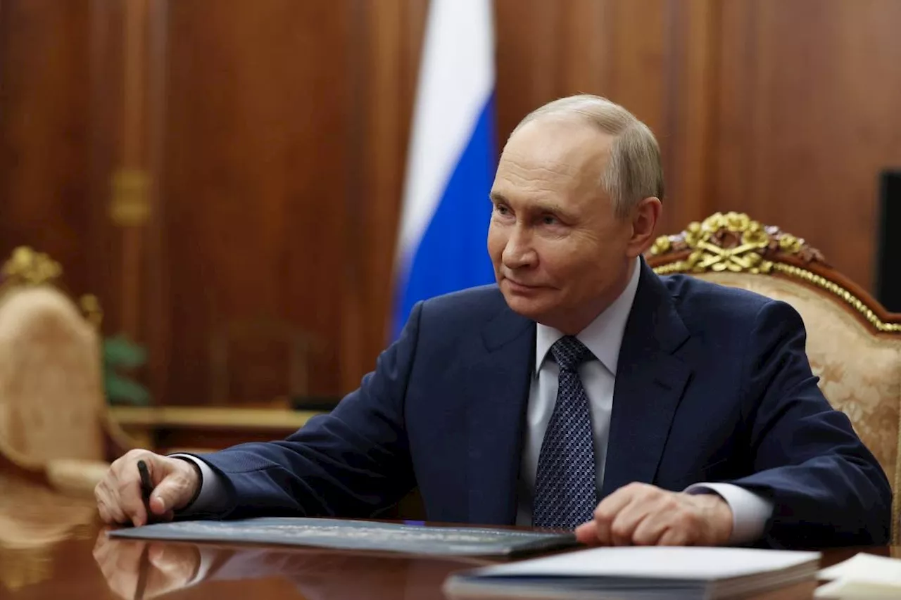 Putin signs a bill punishing online searches for information deemed 'extremist'