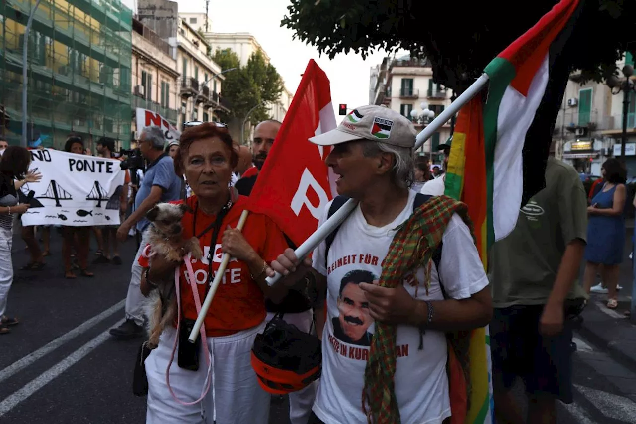 Rallyists oppose bridge linking Sicily to Italy