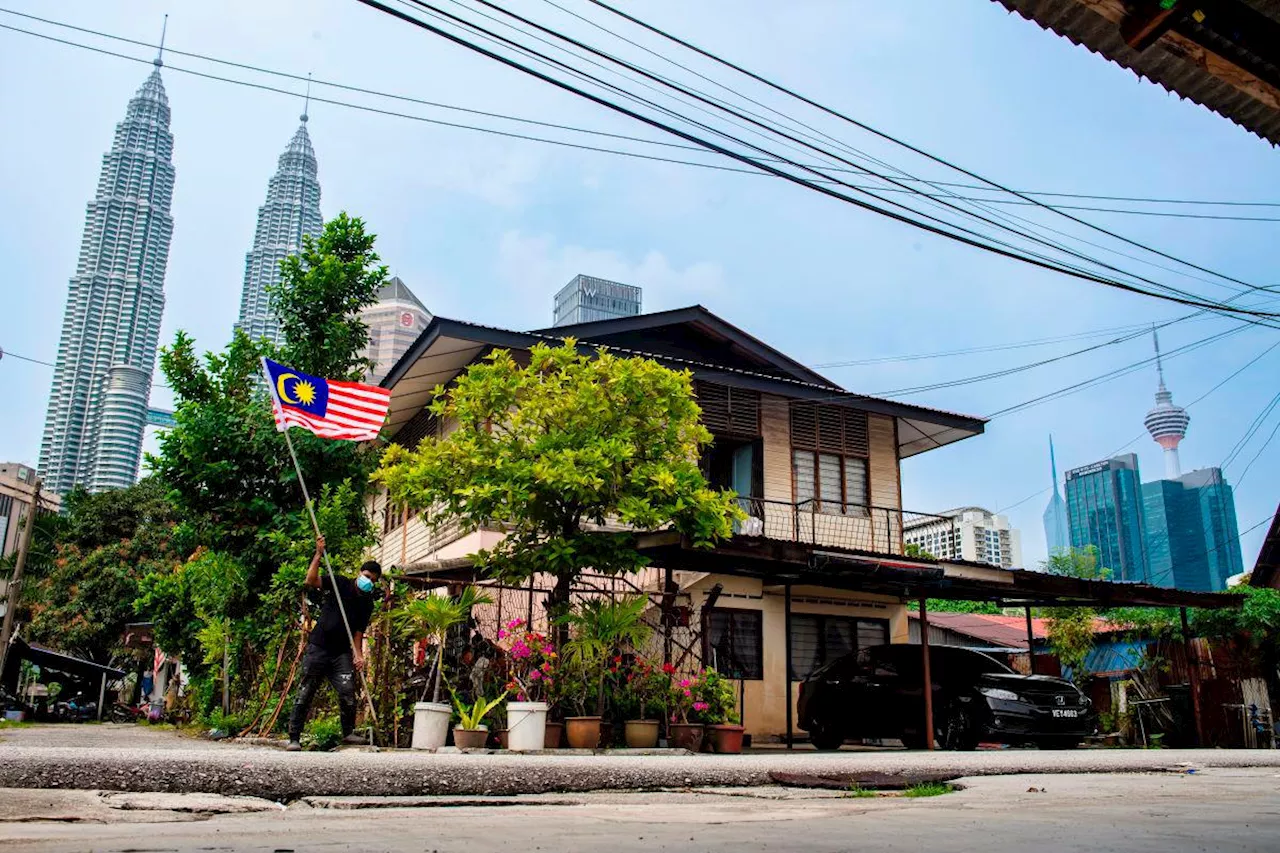Jalur Gemilang flies high as Malaysia gears up for National Day 2025