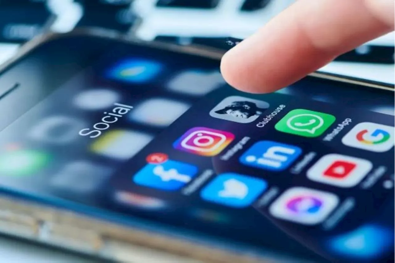 Influencer apologises for filming during national anthem, Dr Akmal urges authorities to take action