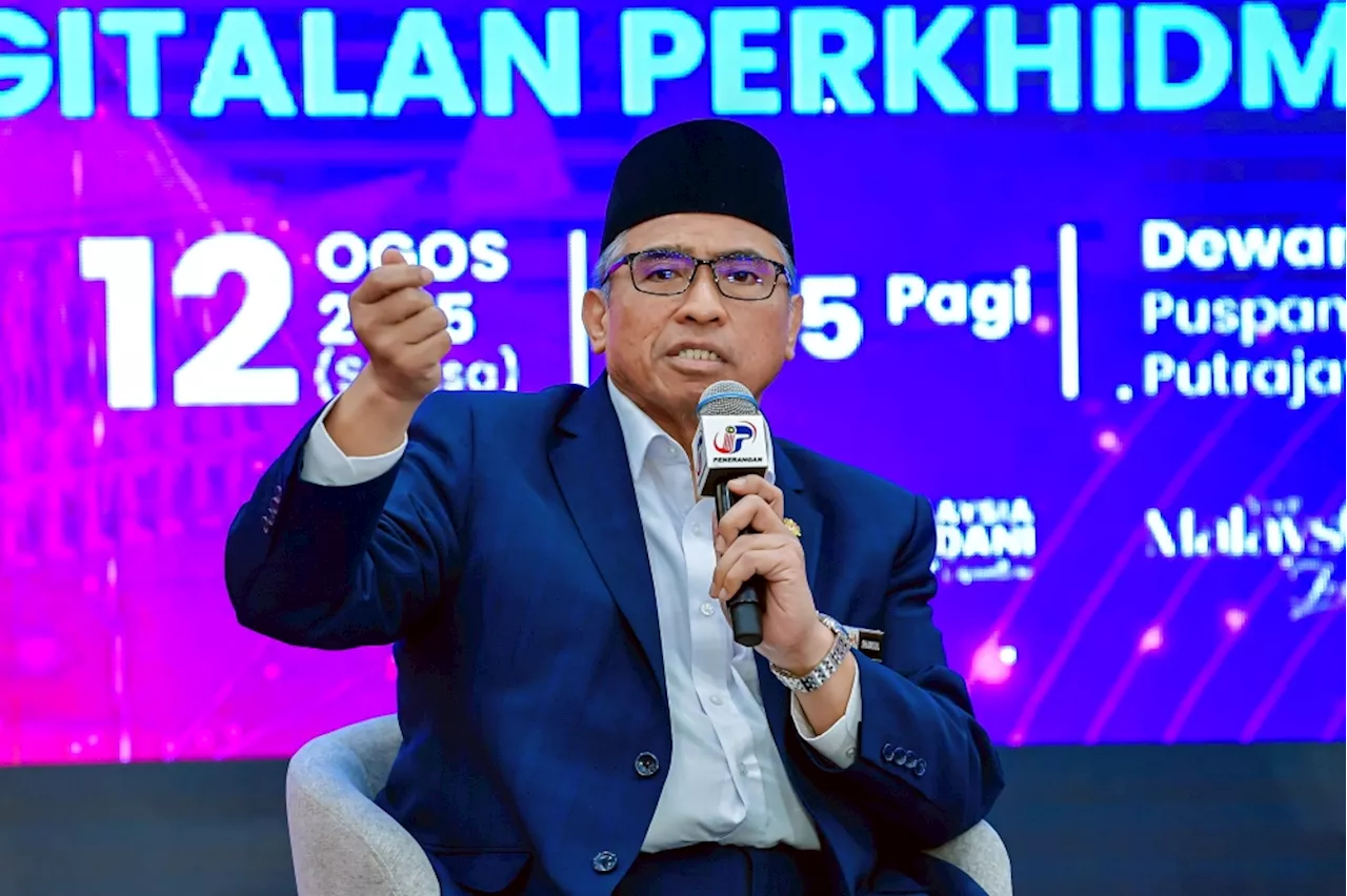 Drop the ‘bahasa Putrajaya’ and speak plainly, Chief Secretary tells civil servants