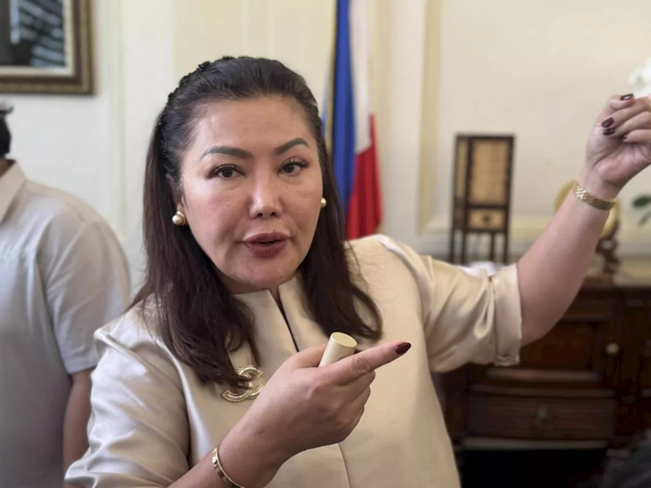 Baricuatro to Frasco: Address needs of children's hospital first