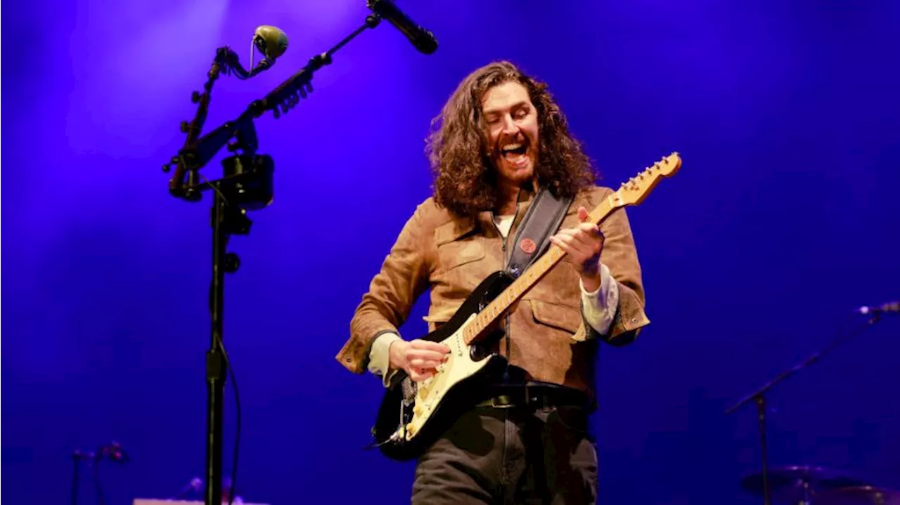 Hozier returns to Seattle with performance at T-Mobile Park
