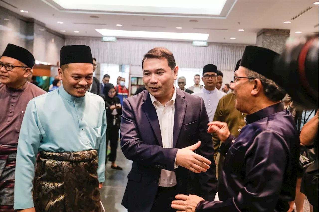 Anwar says Rafizi, Nik Nazmi to stay active in Dewan Rakyat despite quitting Cabinet