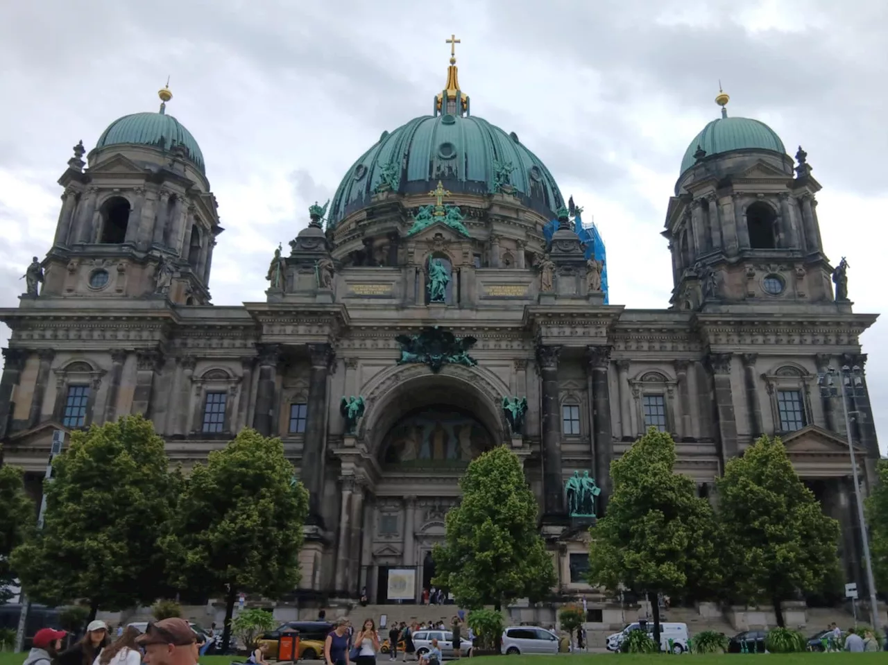 HERITAGE MEETS HIGH-TECH: Germany’s charm thru the lens of the HONOR 400 Pro