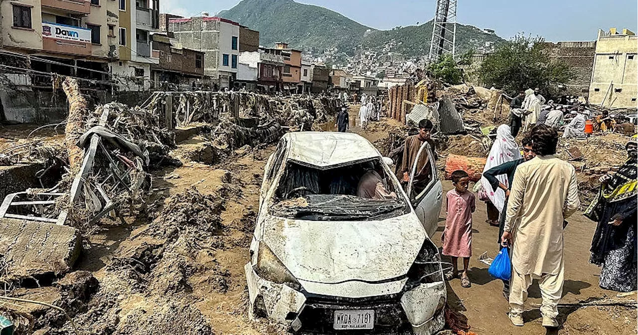 Hundreds die in Pakistan after flash floods, landslides