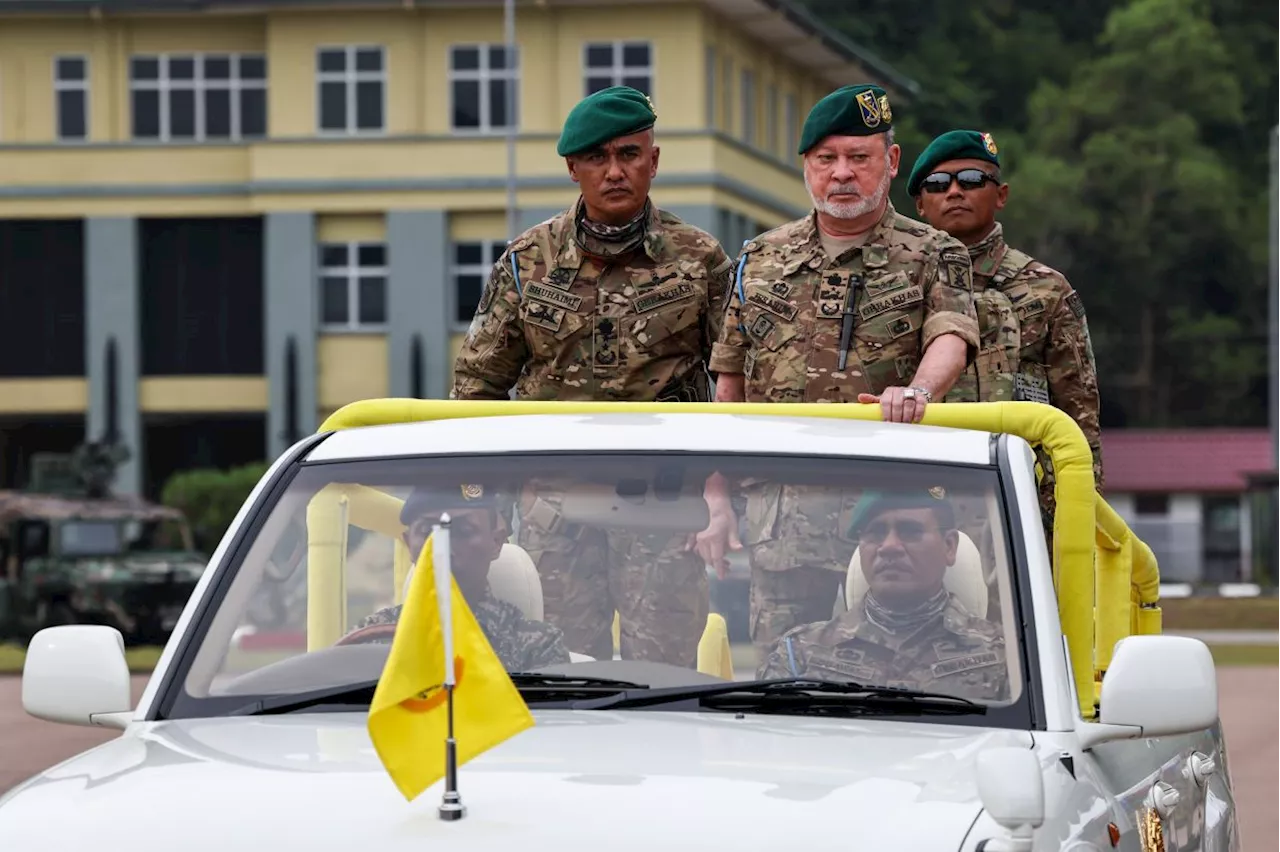 King warns Mindef against buying 'flying coffins'