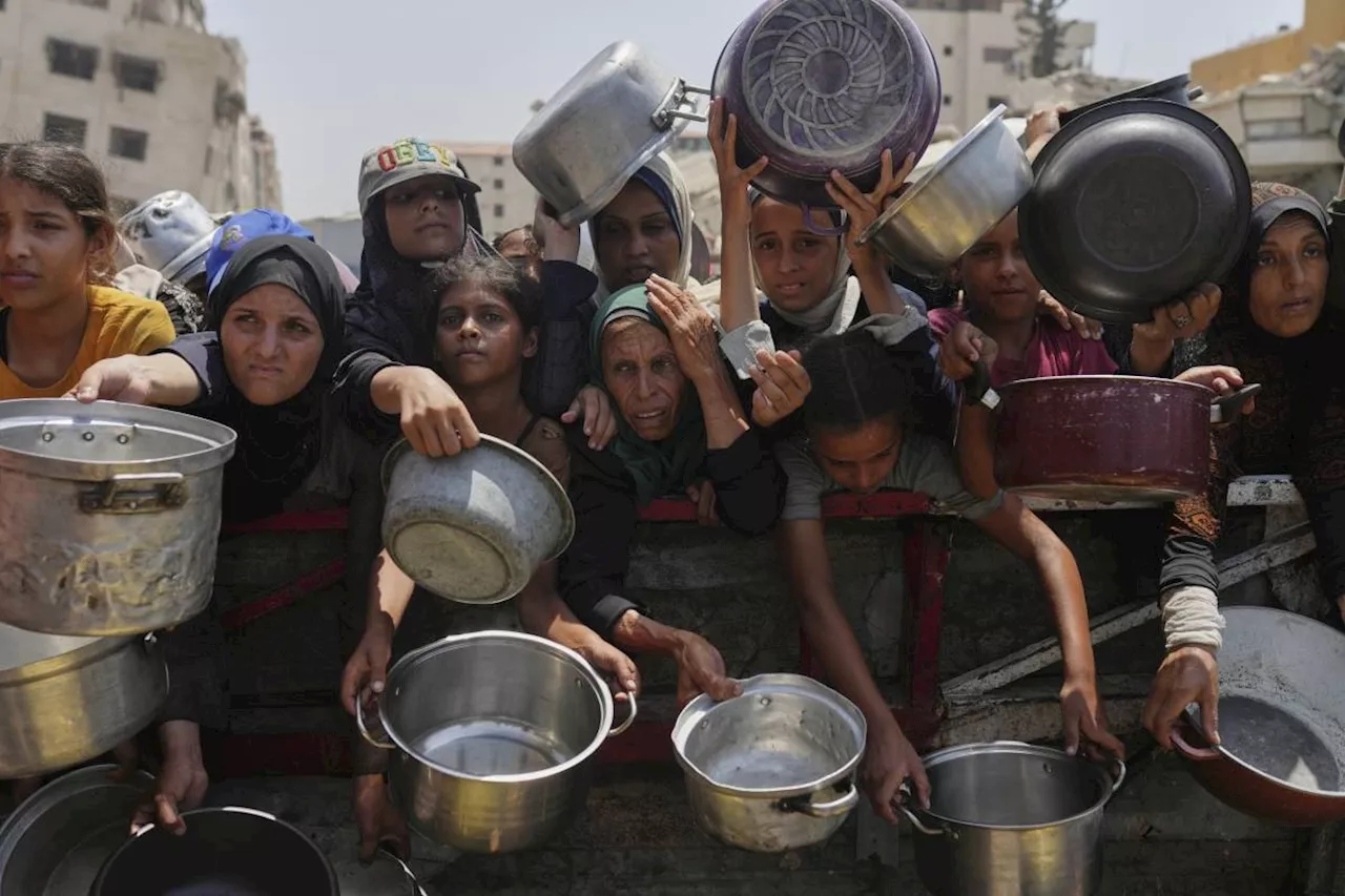 Israel prepares to relocate Palestinians to southern Gaza