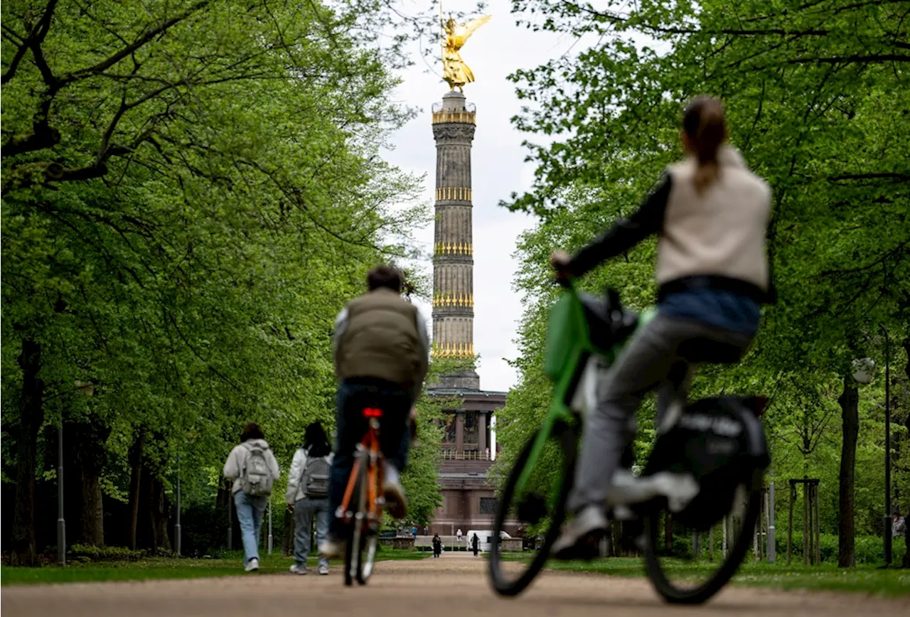 Fahrräder und E-Bikes auf dem Bürgersteig: Wehe, der Fußgänger wehrt sich