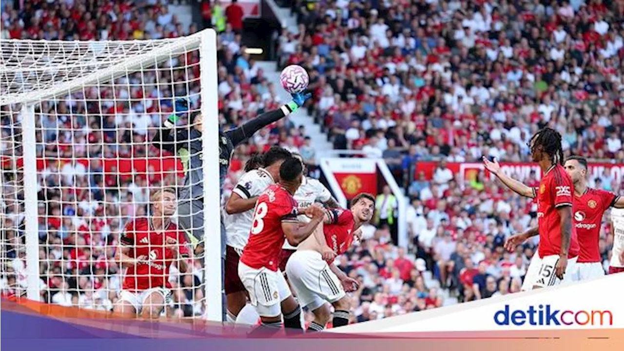 Gary Nevill Desak MU Rekrut Donnarumma atau Emi Martinez