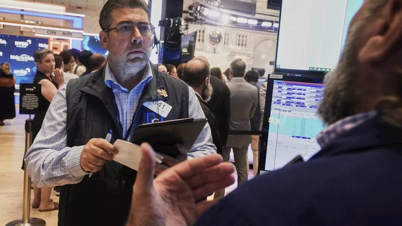 Wall Street holds steady as retail earnings roll in