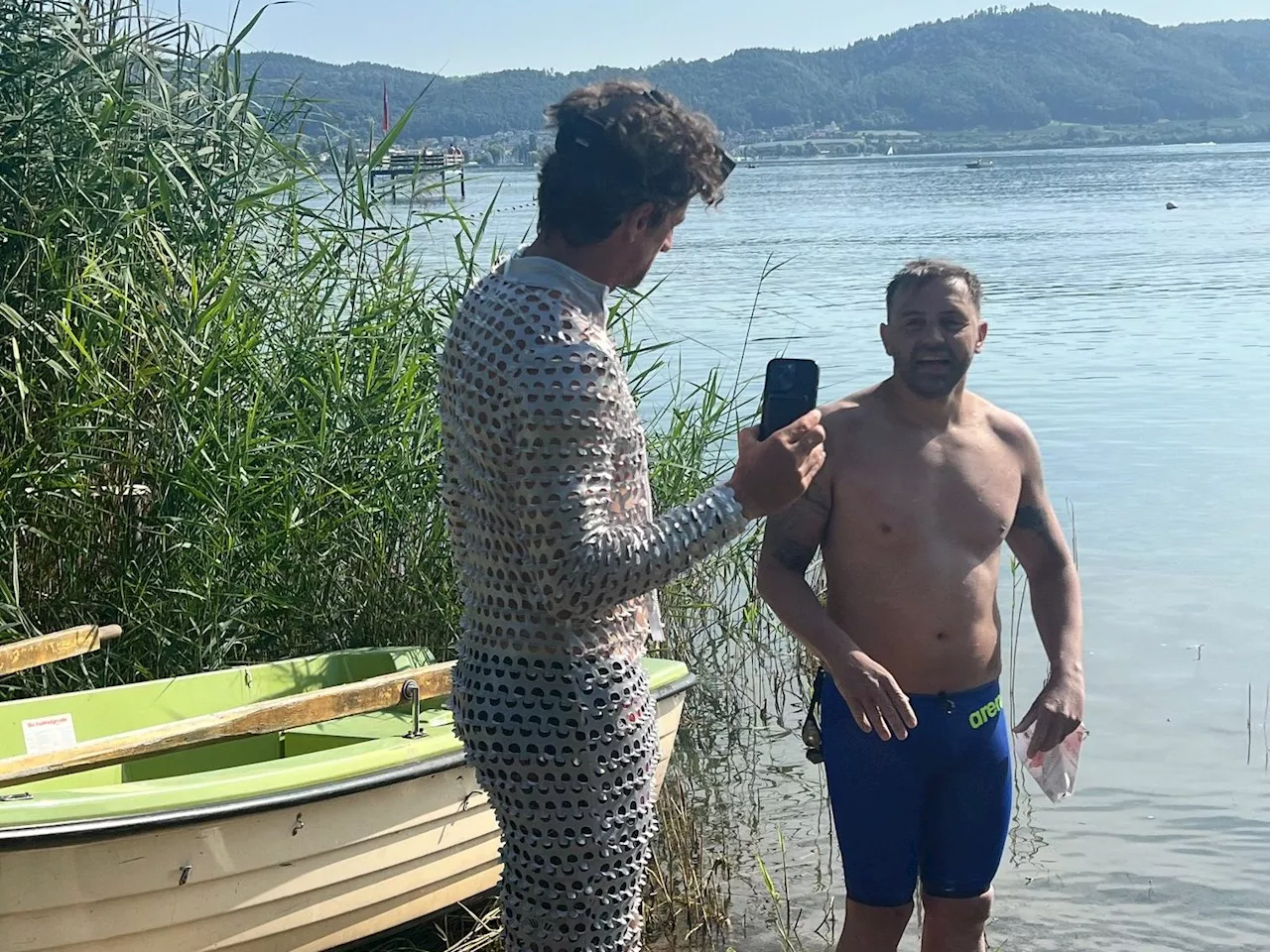 Bodensee-Rekord: Neil Gilson schwimmt 64 km in Rekordzeit