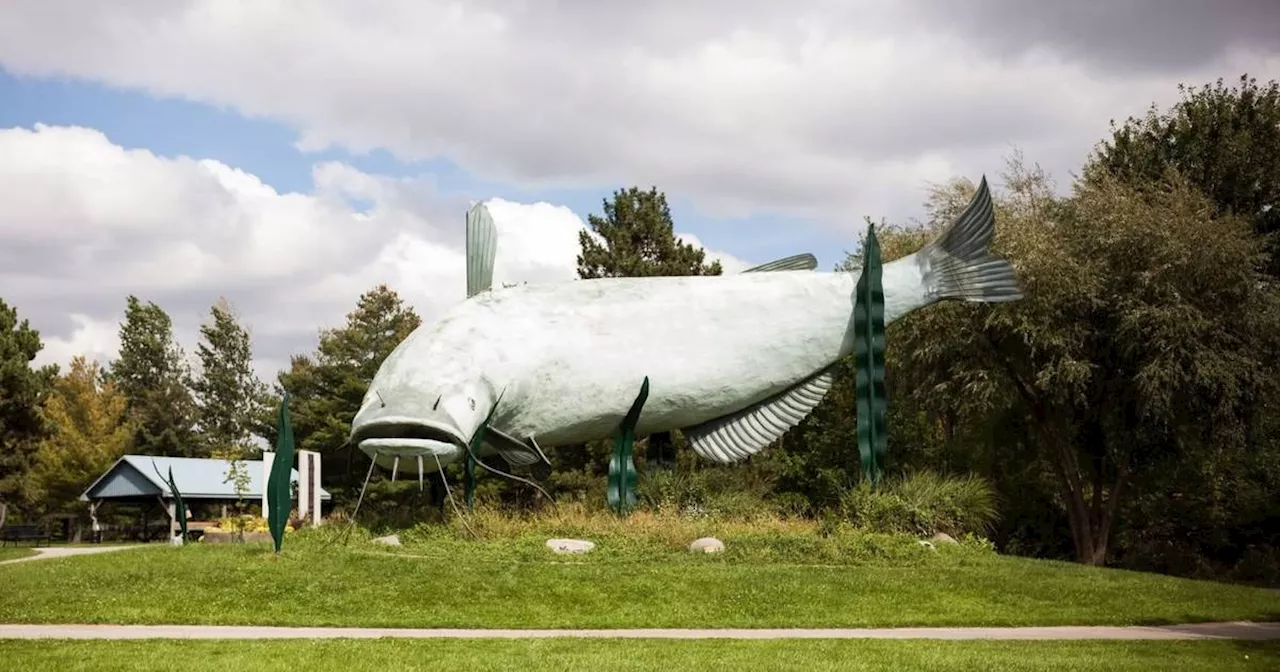 These weird Ontario roadside attractions will make you slam on the brakes