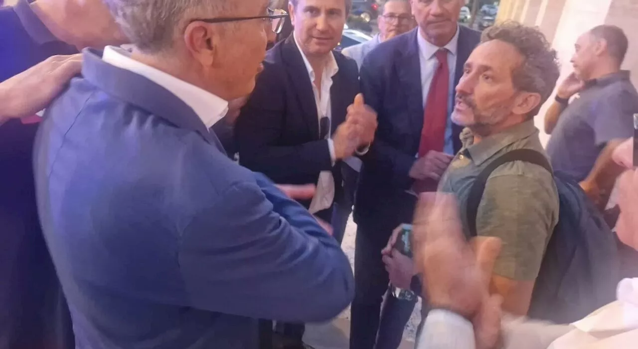 Latina, bagarre in Consiglio comunale: i consiglieri Valletta e Bellini vengono alle mani. Interviene il 118